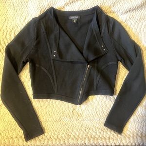 White House Black Market black cropped sweater size M